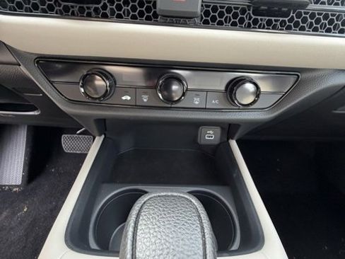 New 2025 Honda HR-V LX image 7