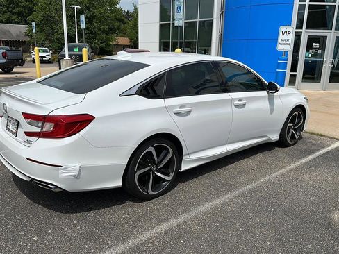 Used 2018 Honda Accord Sport image 15