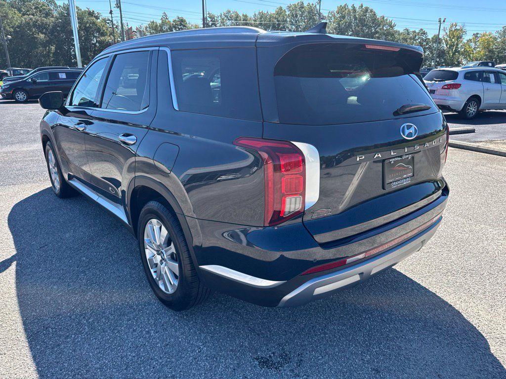 Used 2025 Hyundai Palisade SEL FWD image 2