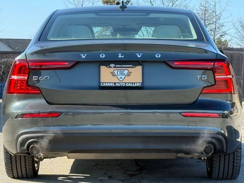 Used 2019 Volvo S60 T5 Momentum w/ Premium Package image 4