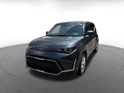 Used 2025 Kia Soul LX w/ LX Technology Package FWD image 6