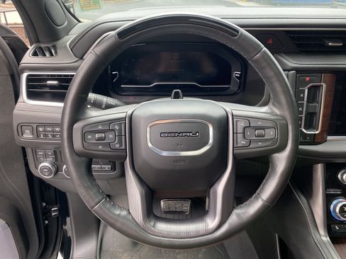 Used 2023 GMC Yukon Denali Ultimate AWD/4WD image 11