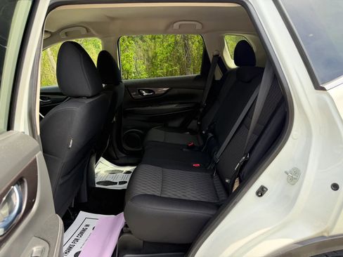 Used 2018 Nissan Rogue SV AWD/4WD image 22