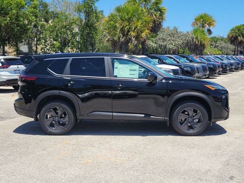 New 2026 Nissan Rogue SV FWD image 8