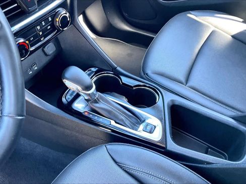 Used 2024 Buick Encore GX Sport Touring image 18