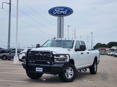 Used 2025 RAM 2500 Tradesman w/ Chrome Appearance Group AWD/4WD image 3