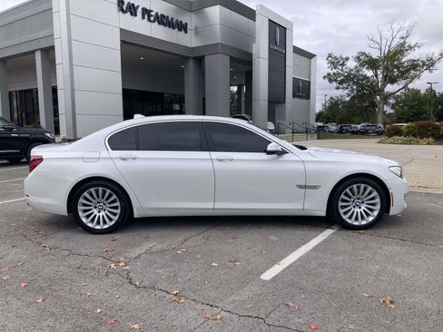 Used 2013 BMW 750Li image 2