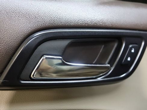 Used 2015 Chevrolet Tahoe LT RWD image 32