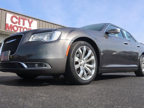 Used 2015 Chrysler 300 C w/ Light Group image 16