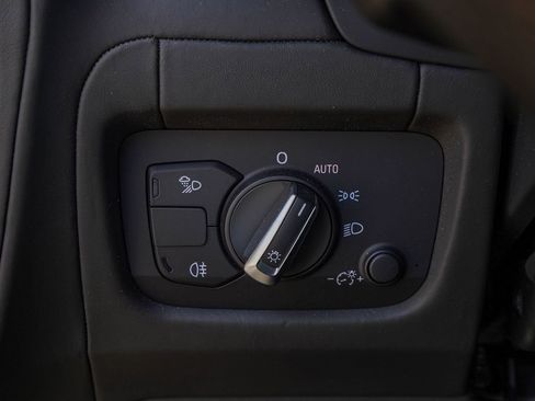 Used 2021 Audi R8 V10 w/ Premium Package image 36