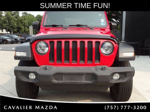 Used 2018 Jeep Wrangler Sport AWD/4WD image 9