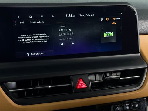 Used 2025 Kia Seltos EX w/ EX Sunroof Package image 18