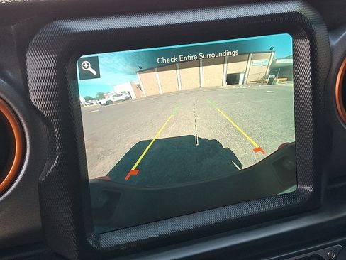 Used 2022 Jeep Gladiator Mojave w/ Dual Top Group AWD/4WD image 18