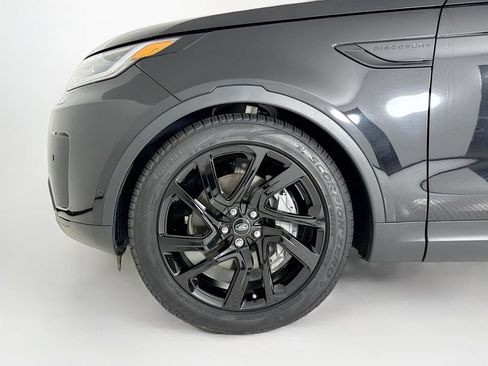 Used 2024 Land Rover Discovery S AWD/4WD image 25