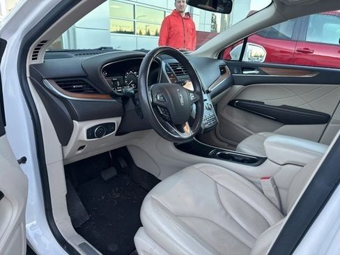 Used 2019 Lincoln MKC Select w/ Select Plus Package image 9