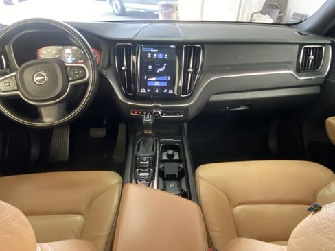 Used 2020 Volvo XC60 T5 Momentum AWD/4WD image 13