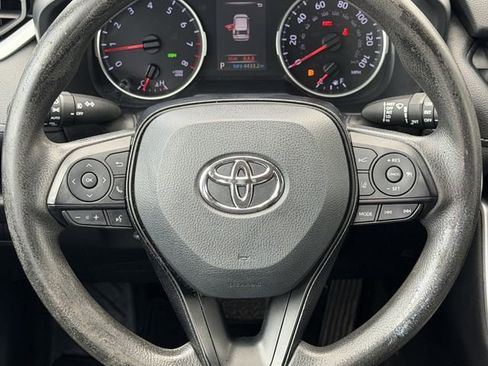 Used 2021 Toyota RAV4 XLE FWD image 11