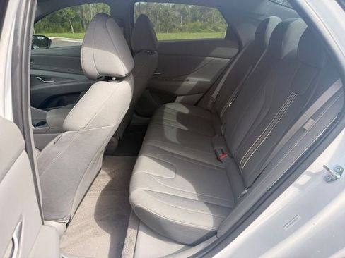 Used 2025 Hyundai Elantra Sport FWD image 11