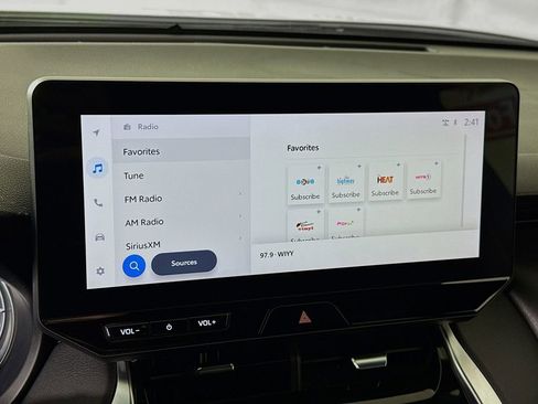 Certified 2023 Toyota Venza Nightshade image 7