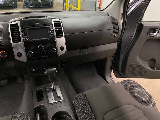 Used 2019 Nissan Frontier PRO-4X AWD/4WD image 19