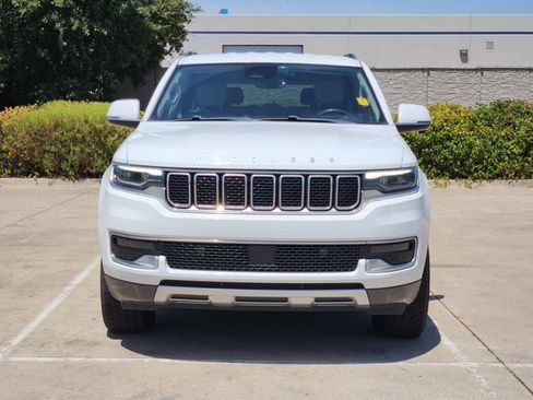 Used 2022 Jeep Wagoneer Series III w/ Flexible Seating Group RWD image 2
