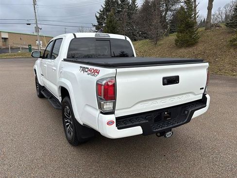 Used 2023 Toyota Tacoma TRD Sport image 2