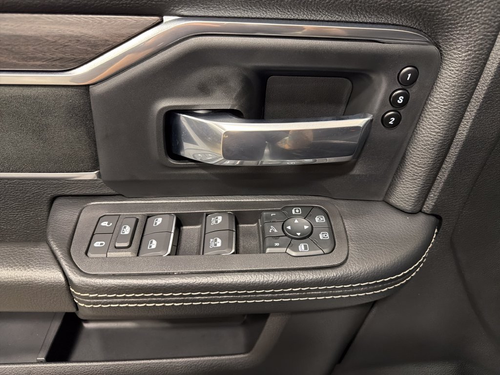 Used 2026 RAM 3500 Laramie AWD/4WD image 16