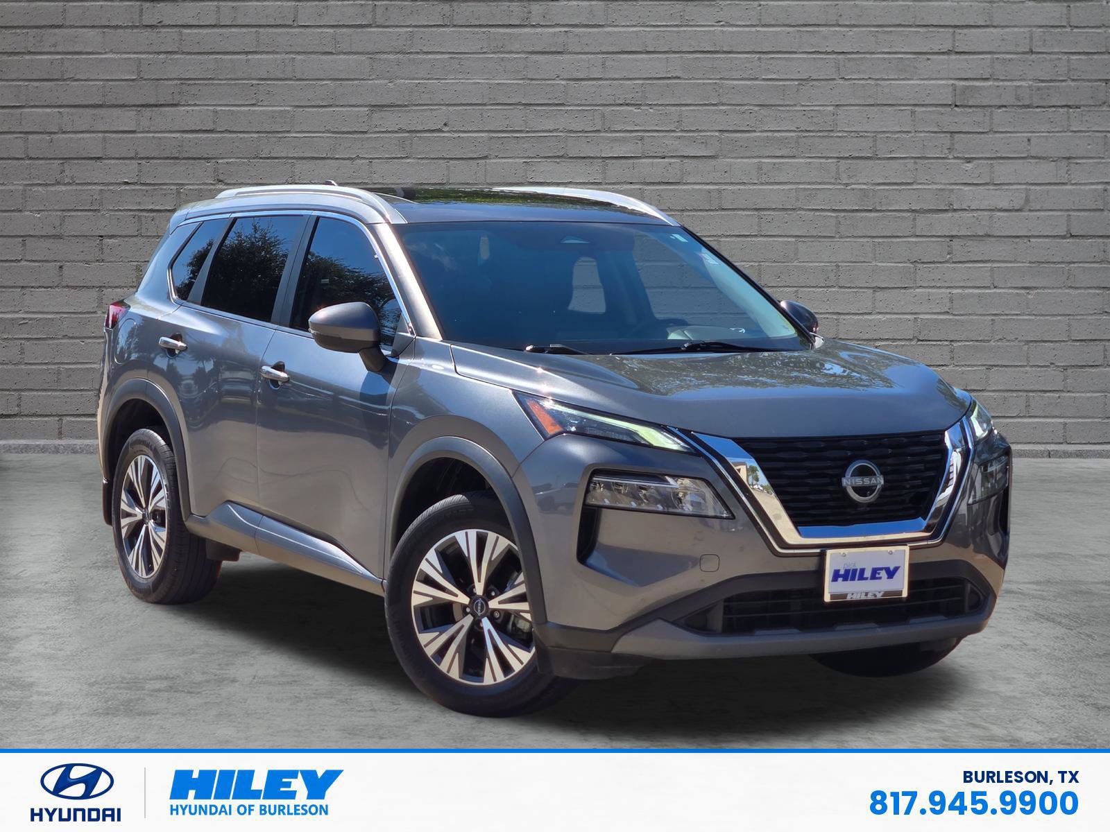 Used 2022 Nissan Rogue SV w/ SV Premium Package FWD image 2