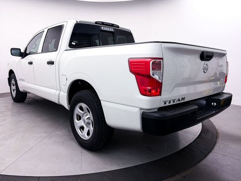 Used 2018 Nissan Titan S RWD image 11