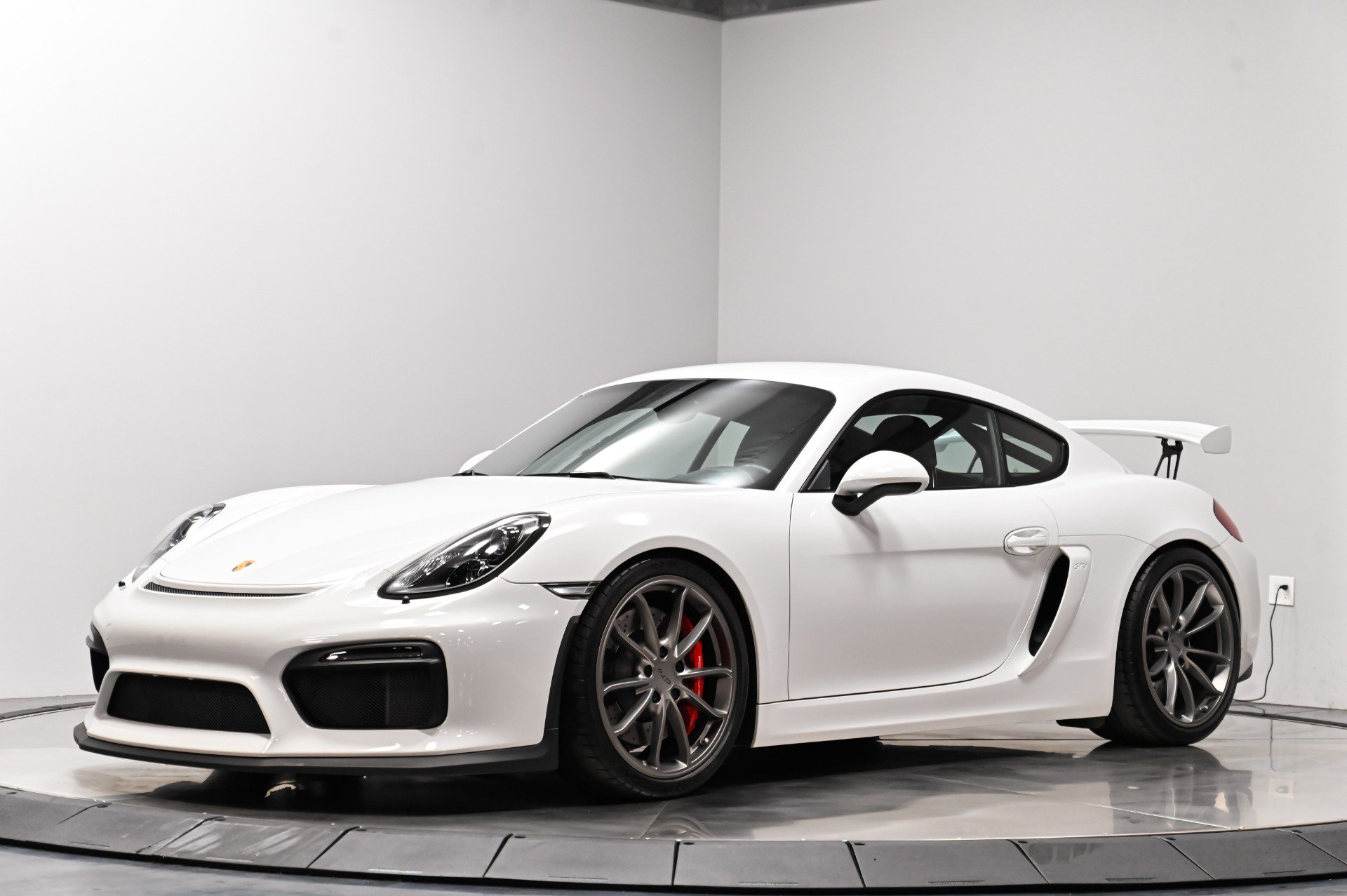 Used 2016 Porsche Cayman GT4 RWD image 2