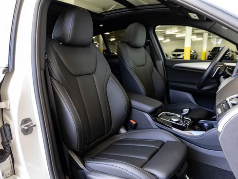 Certified 2025 BMW X4 xDrive30i image 30