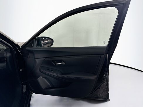 Used 2025 Nissan Sentra SV image 29