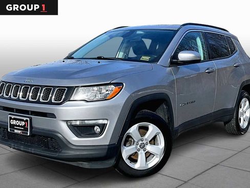 Used 2018 Jeep Compass Latitude w/ Cold Weather Group image 1