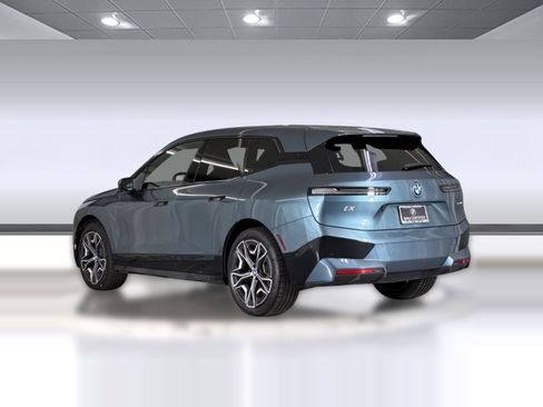Used 2024 BMW iX xDrive50 w/ Sport Package AWD/4WD image 3