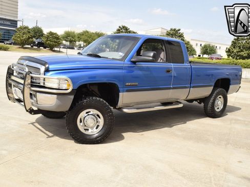Used 1998 Dodge Ram 2500 Truck 4x4 Quad Cab image 2