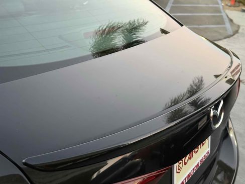 Used 2018 MAZDA MAZDA3 Touring FWD image 41