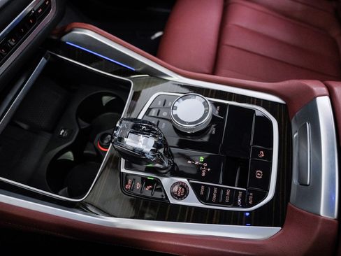 Used 2021 BMW X6 xDrive40i w/ M Sport Package image 25