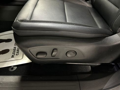 Used 2024 Chevrolet Equinox EV LT image 13