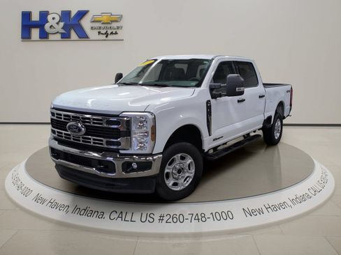 Used 2025 Ford F250 XLT AWD/4WD image 3