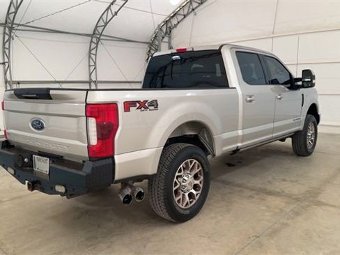 Used 2019 Ford F250 Lariat w/ Lariat Ultimate Package image 8