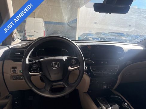 Certified 2022 Honda Pilot Touring image 6