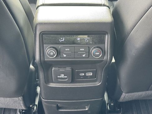 Certified 2023 GMC Acadia Denali w/ Black Diamond Edition image 22