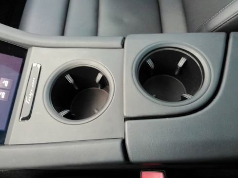 Used 2022 Porsche Taycan image 45