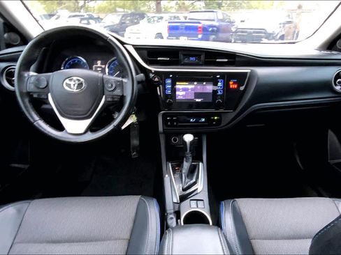 Used 2018 Toyota Corolla SE FWD image 15