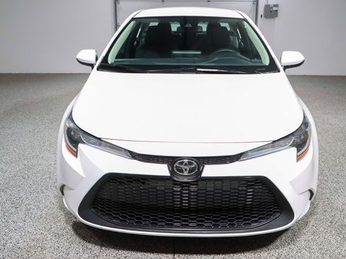 Used 2022 Toyota Corolla LE FWD image 4