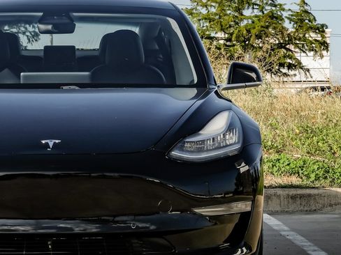 Used 2019 Tesla Model 3 Standard Range Plus RWD image 38