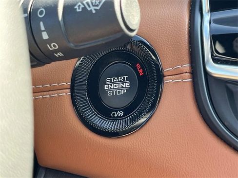 Certified 2024 Jeep Compass Limited image 30