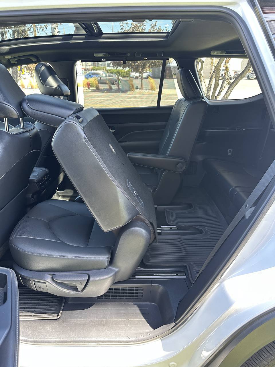 Used 2025 Toyota Grand Highlander AWD Hybrid image 20