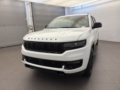 New 2025 Jeep Wagoneer Series II w/ Convenience Group I image 8