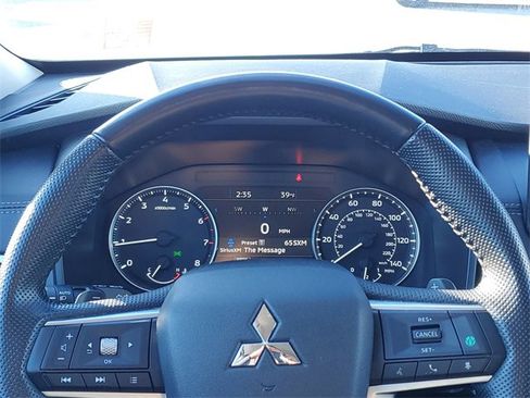 Used 2024 Mitsubishi Outlander SE image 28